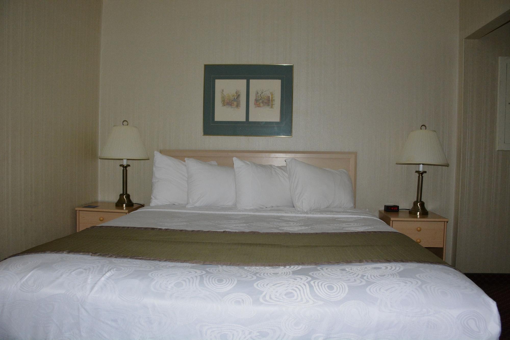 Travelodge By Wyndham Lethbridge Εξωτερικό φωτογραφία