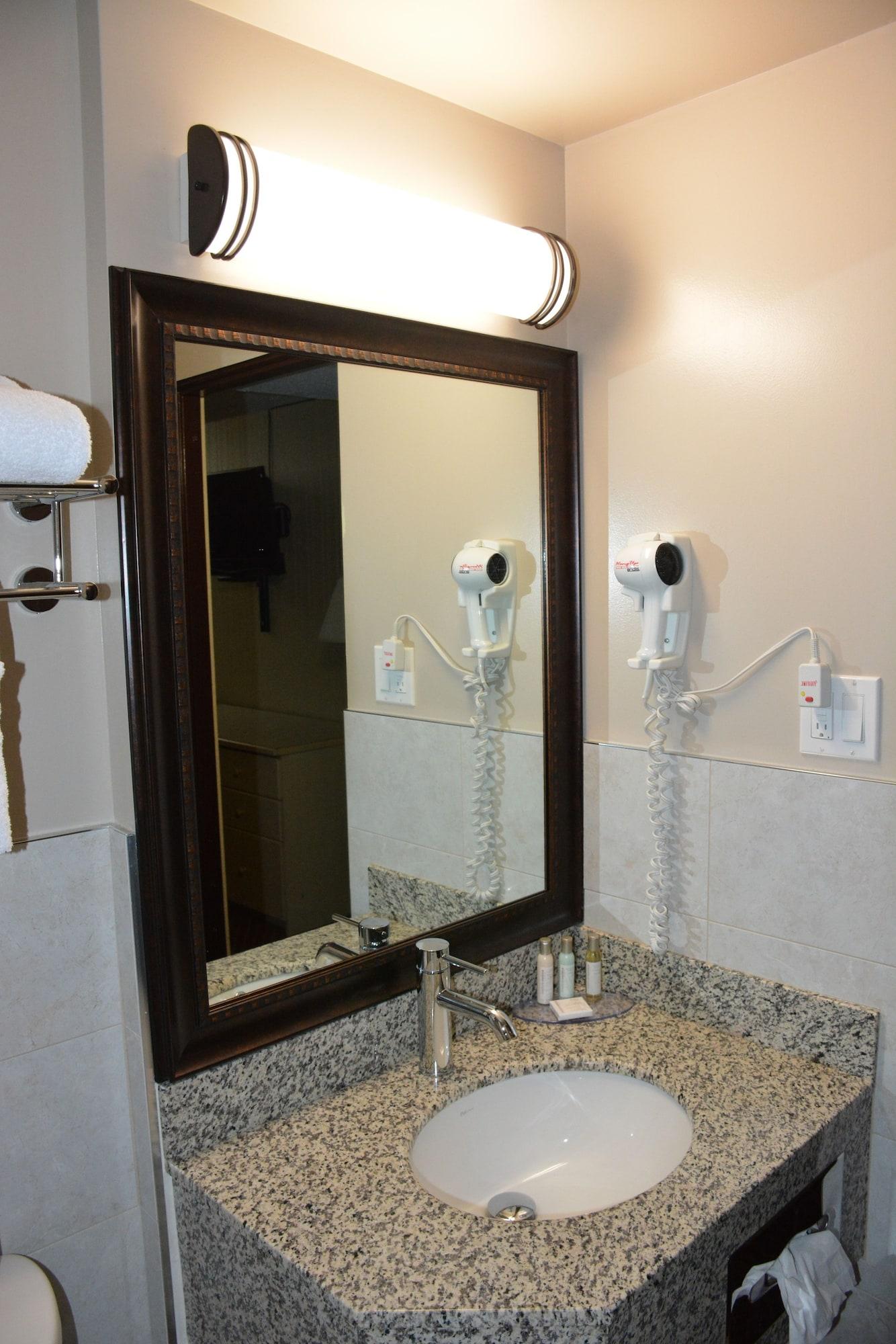 Travelodge By Wyndham Lethbridge Εξωτερικό φωτογραφία