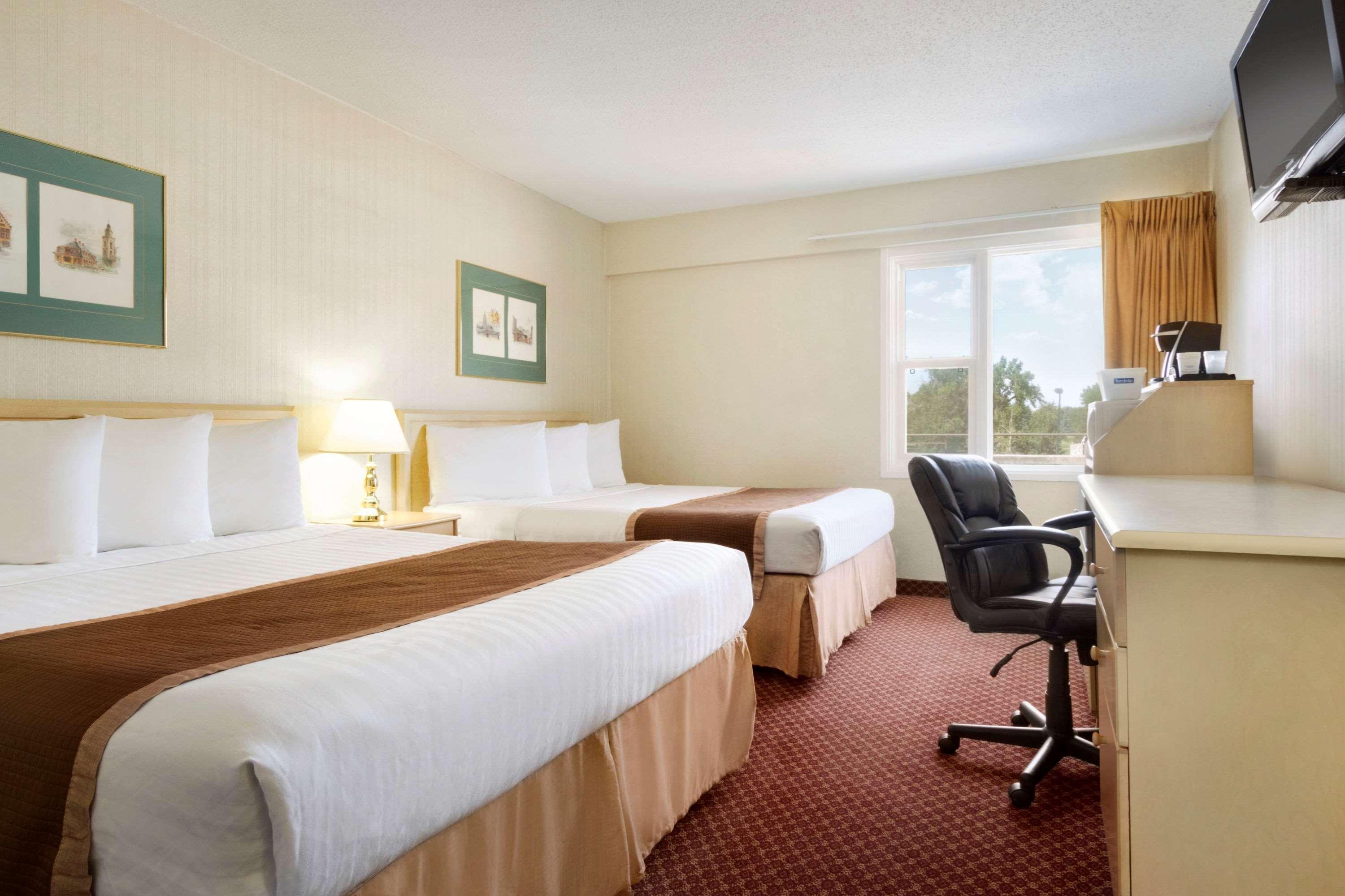Travelodge By Wyndham Lethbridge Εξωτερικό φωτογραφία