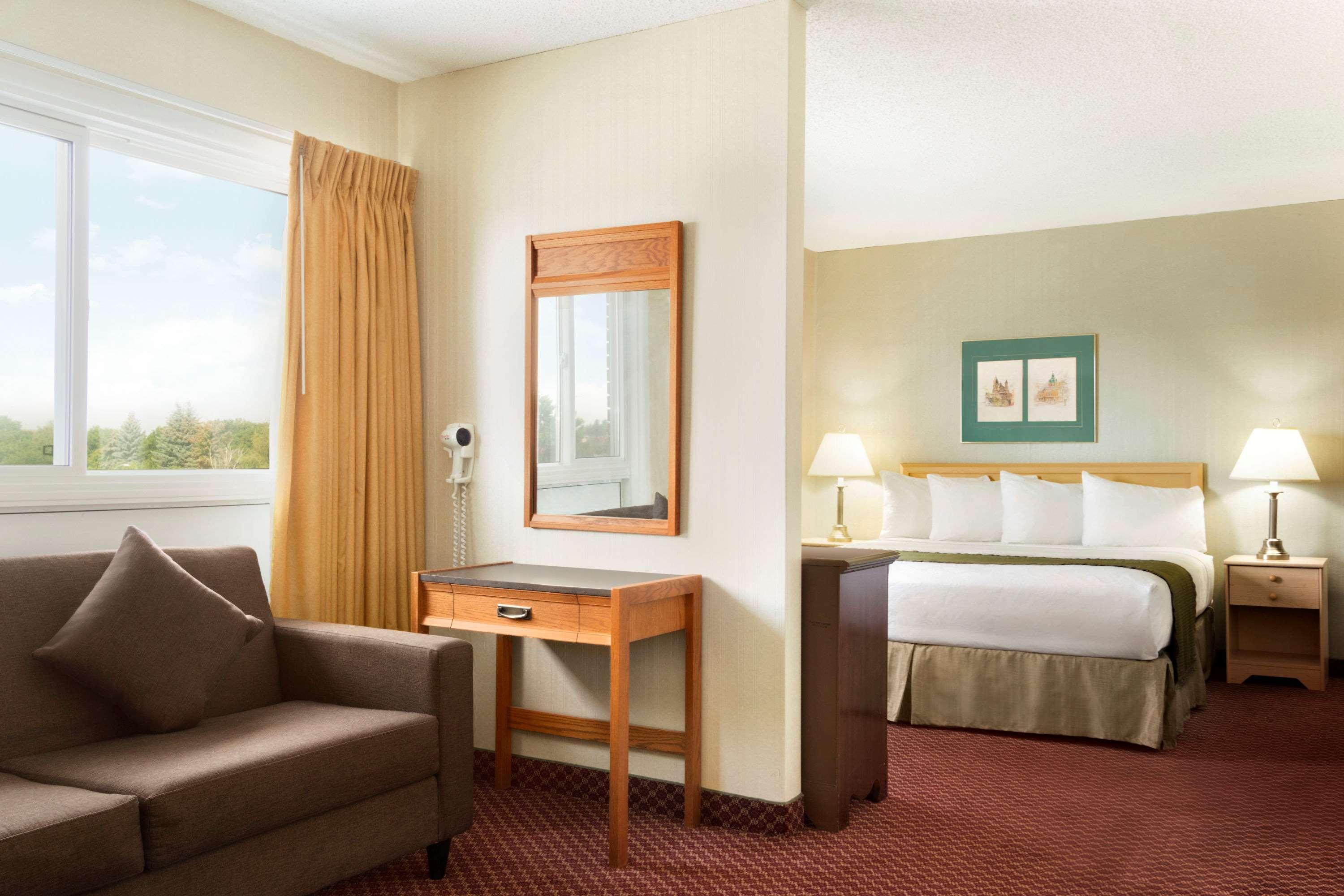 Travelodge By Wyndham Lethbridge Εξωτερικό φωτογραφία