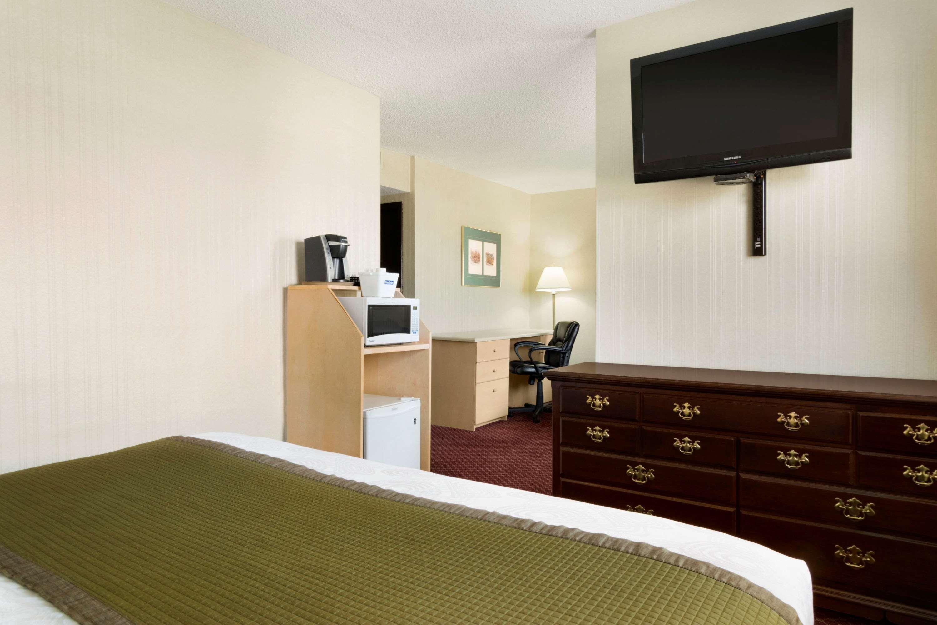 Travelodge By Wyndham Lethbridge Εξωτερικό φωτογραφία