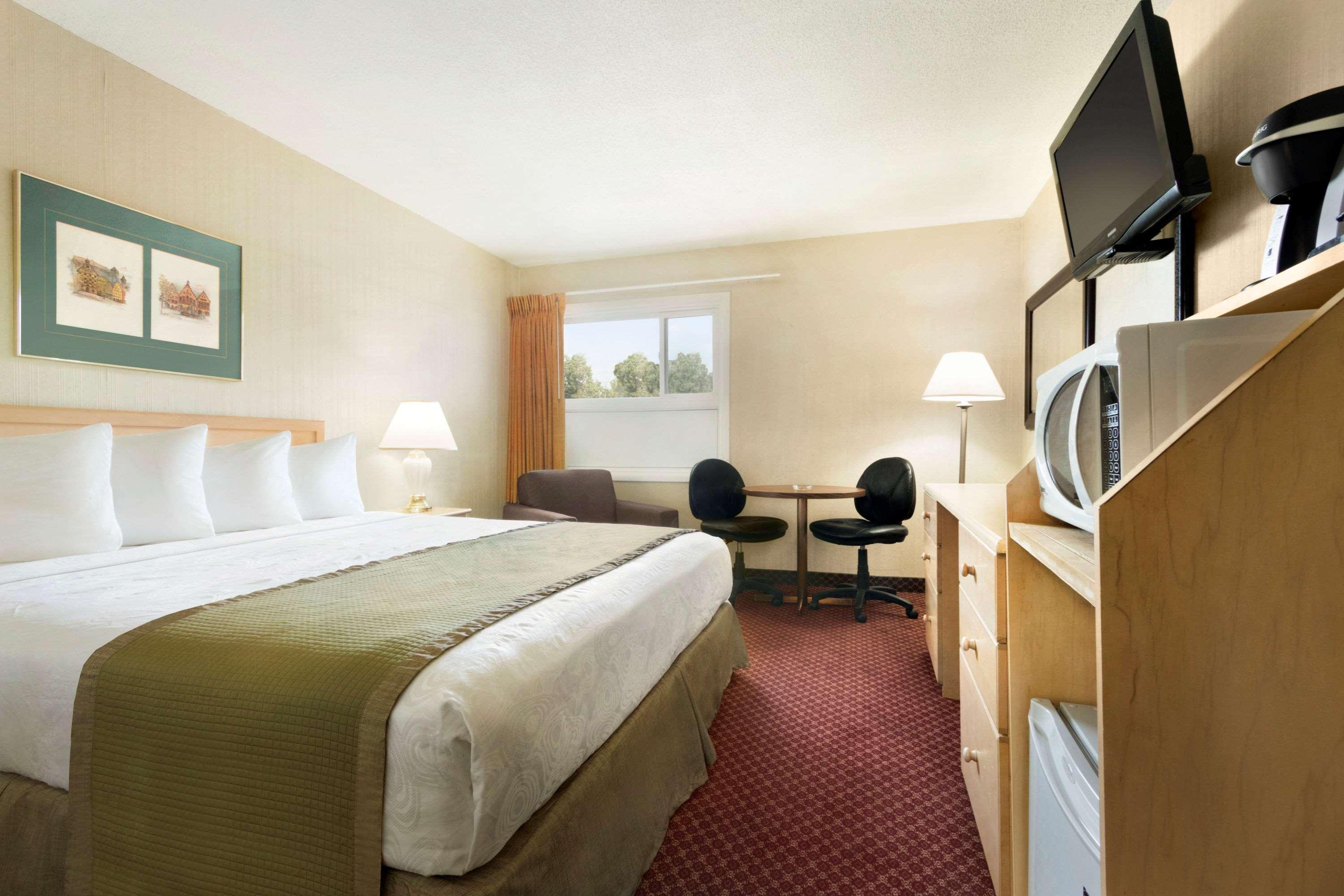 Travelodge By Wyndham Lethbridge Εξωτερικό φωτογραφία