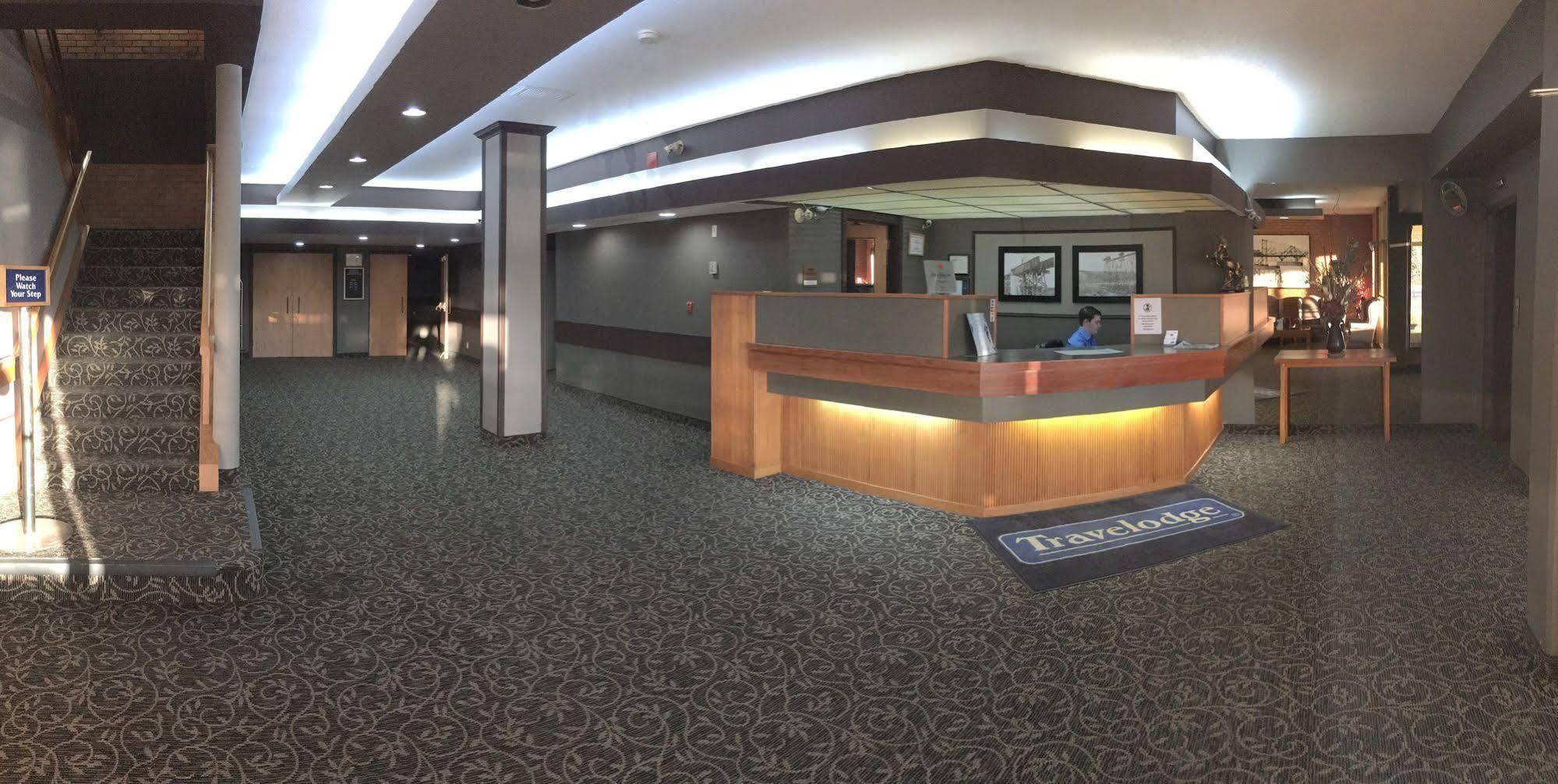 Travelodge By Wyndham Lethbridge Εξωτερικό φωτογραφία