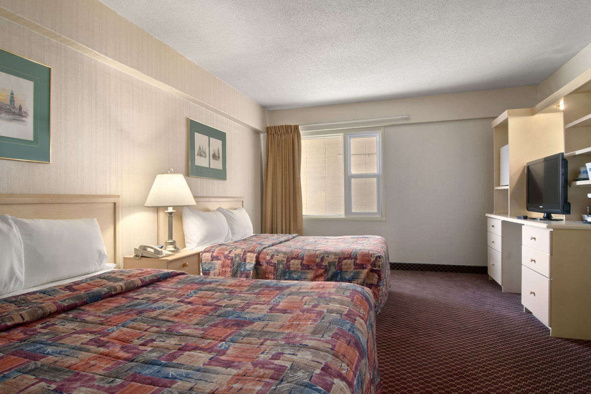 Travelodge By Wyndham Lethbridge Εξωτερικό φωτογραφία